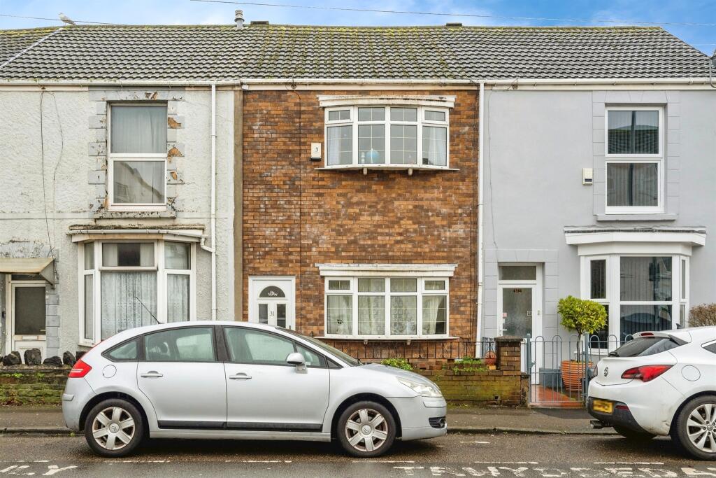 3 bedroom terraced house for sale in Bond Street, Swansea, SA1