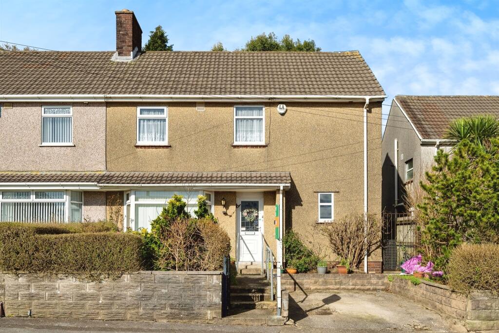 3 bedroom semidetached house for sale in Heol Cadifor, Penlan, Swansea