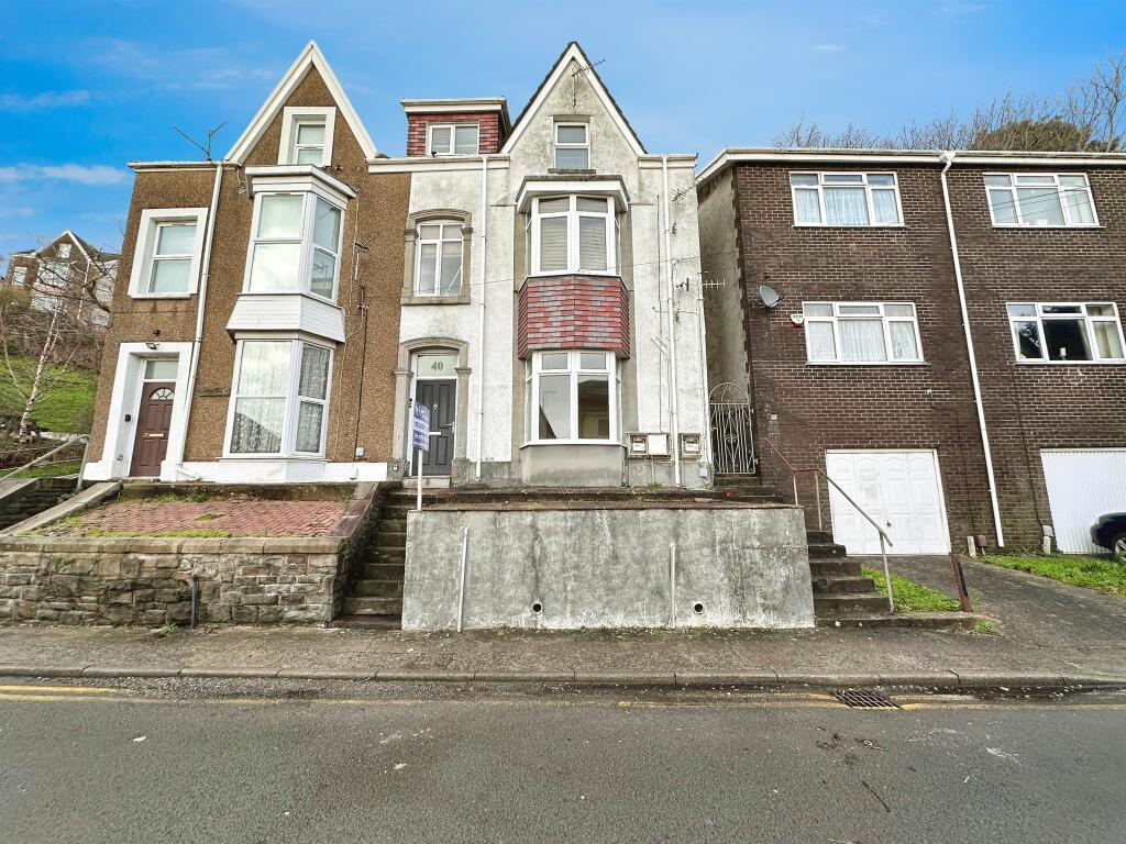 Main image of property: Heathfield, Swansea