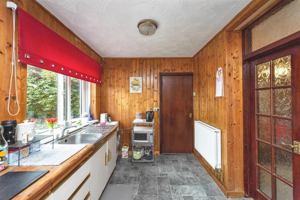 3 bedroom semidetached house for sale in Derllwyn Road, Tondu