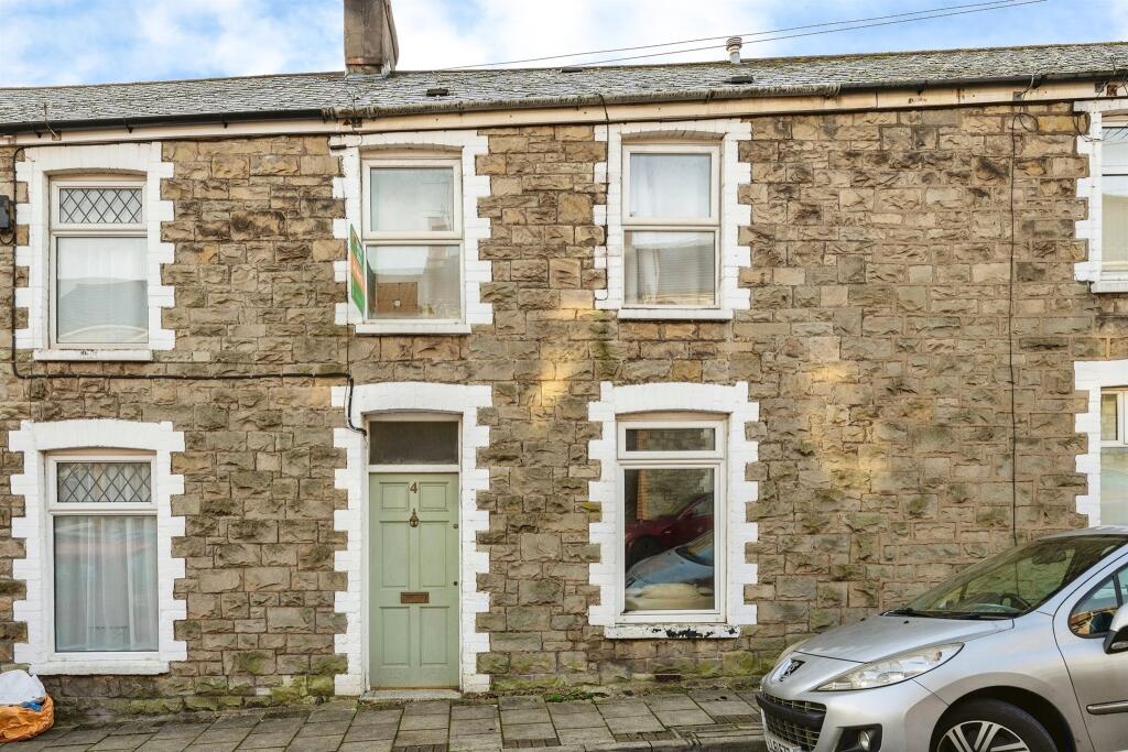 3 bedroom terraced house for sale in Green Street, Bridgend, CF31