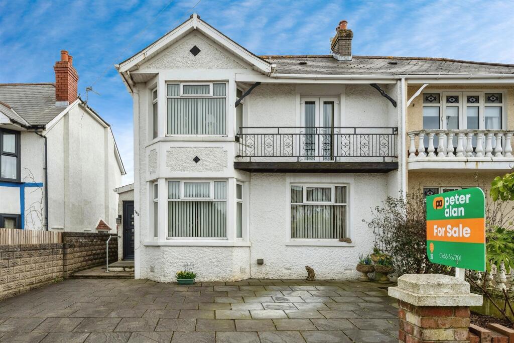 3 bedroom semidetached house for sale in Ewenny Road, Bridgend, CF31