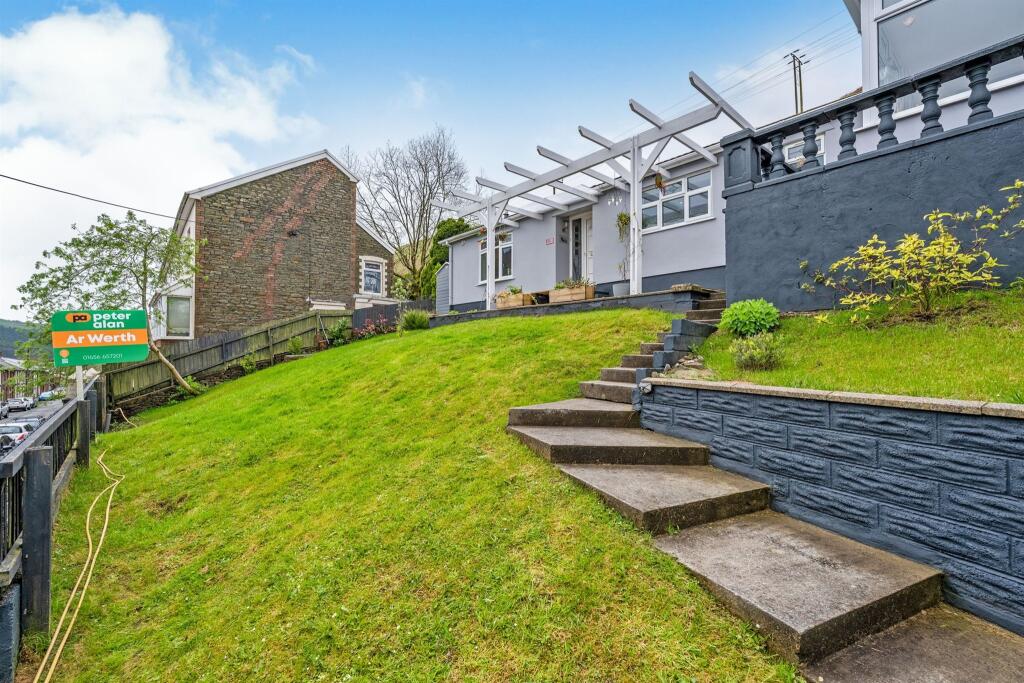 3 bedroom detached bungalow for sale in Vale View, Ogmore Vale