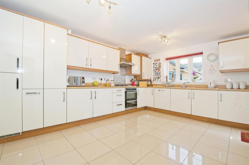 Additional property image - Lon Yr Helyg, Coity, BRIDGEND