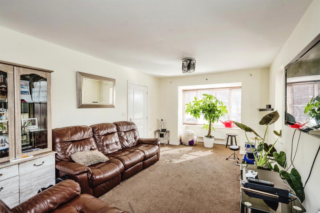 Additional property image - Clos Yr Eryr, Bridgend