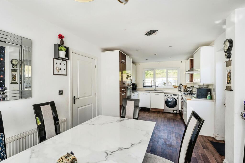 Additional property image - Clos Yr Eryr, Bridgend