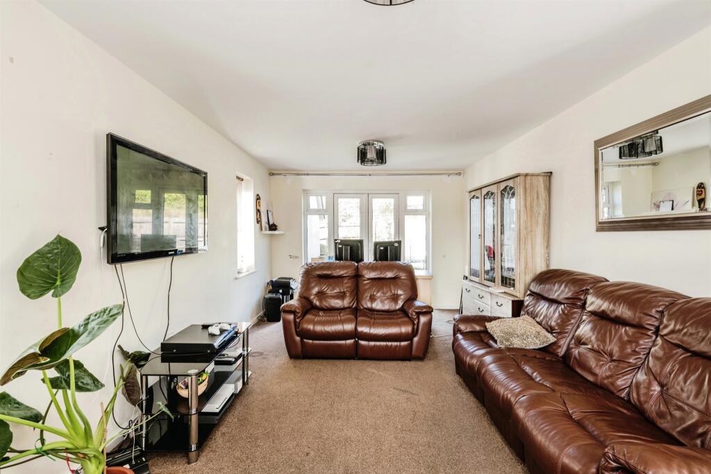 Additional property image - Clos Yr Eryr, Bridgend
