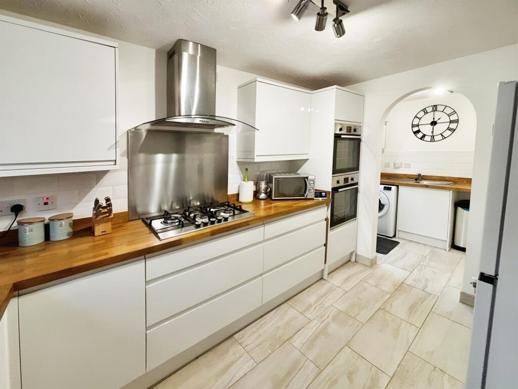 Additional property image - Clos Castell Newydd, Bridgend