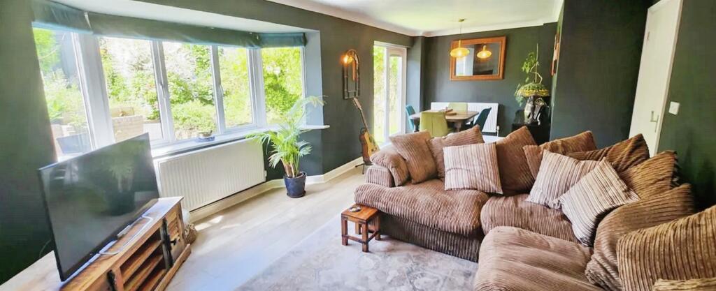 Additional property image - Rhodfa Ceirios, Pen-Y-Fai, Bridgend