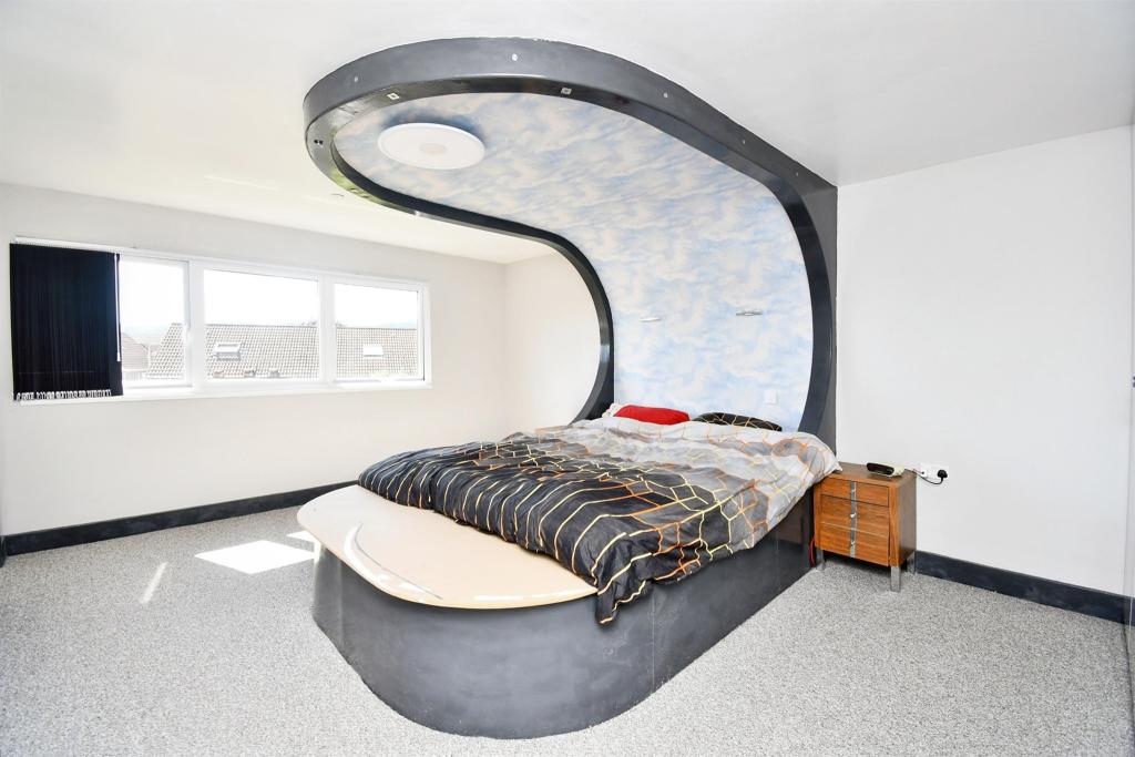 3 bedroom detached house for sale in Heol Y Ddol, Caerphilly, CF83