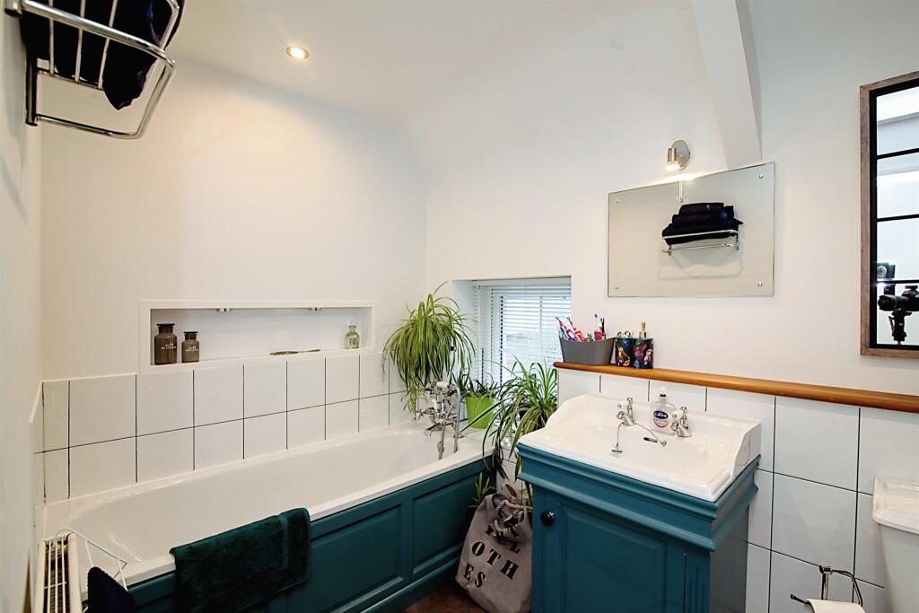 5 bedroom farm house for sale in Llanbradach, Llanbradach, CAERPHILLY, CF83