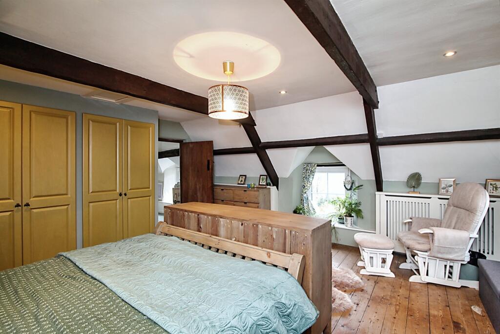 5 bedroom farm house for sale in Llanbradach, Llanbradach, CAERPHILLY, CF83