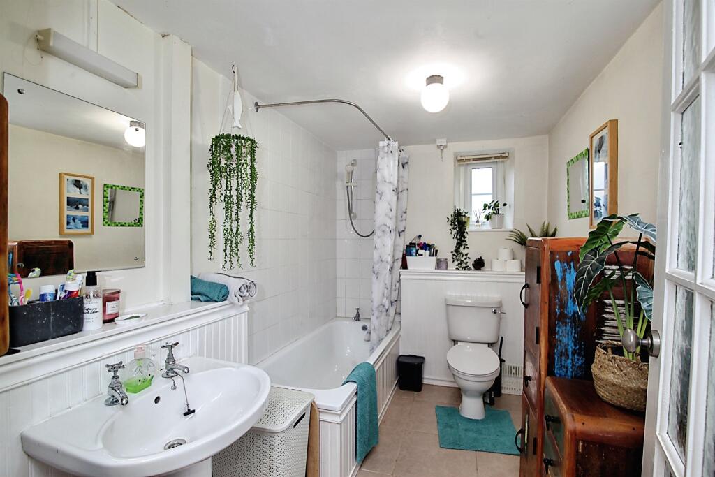 5 bedroom farm house for sale in Llanbradach, Llanbradach, CAERPHILLY, CF83