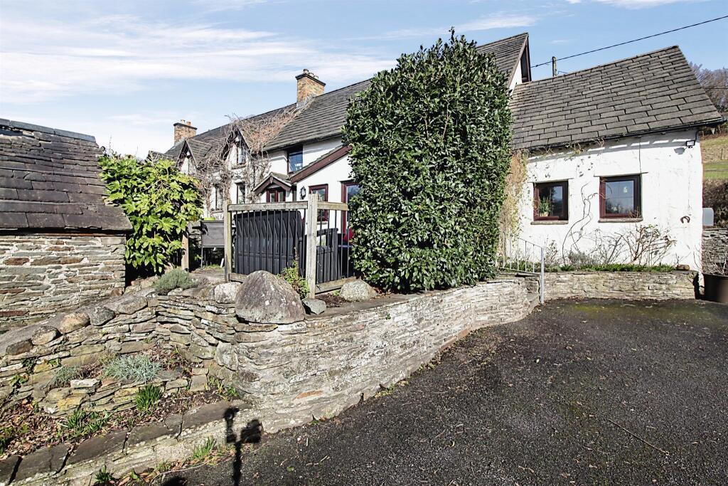 5 bedroom farm house for sale in Llanbradach, Llanbradach, CAERPHILLY, CF83