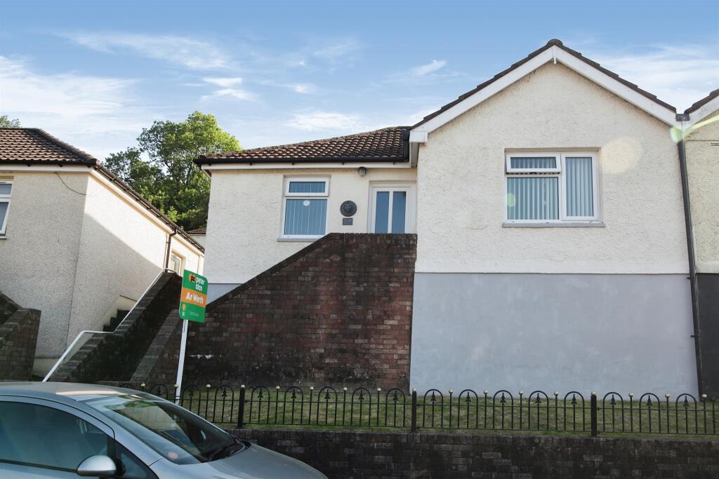 2 bedroom semidetached bungalow for sale in Cefn Ilan Road, Abertridwr, Caerphilly, CF83