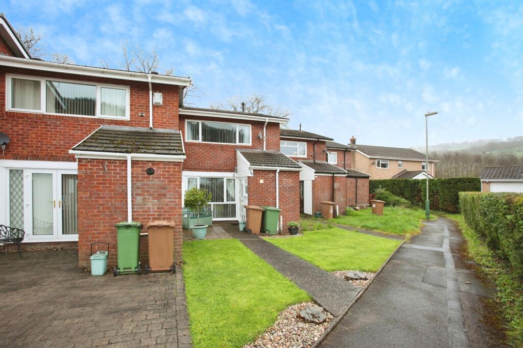 2 bedroom terraced house for sale in Coed Y Pia, Llanbradach