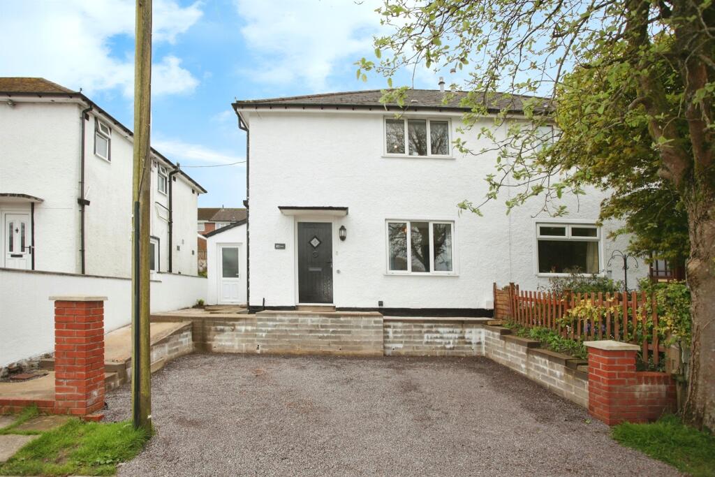 3 bedroom semidetached house for sale in Bryngwyn, CAERPHILLY, CF83