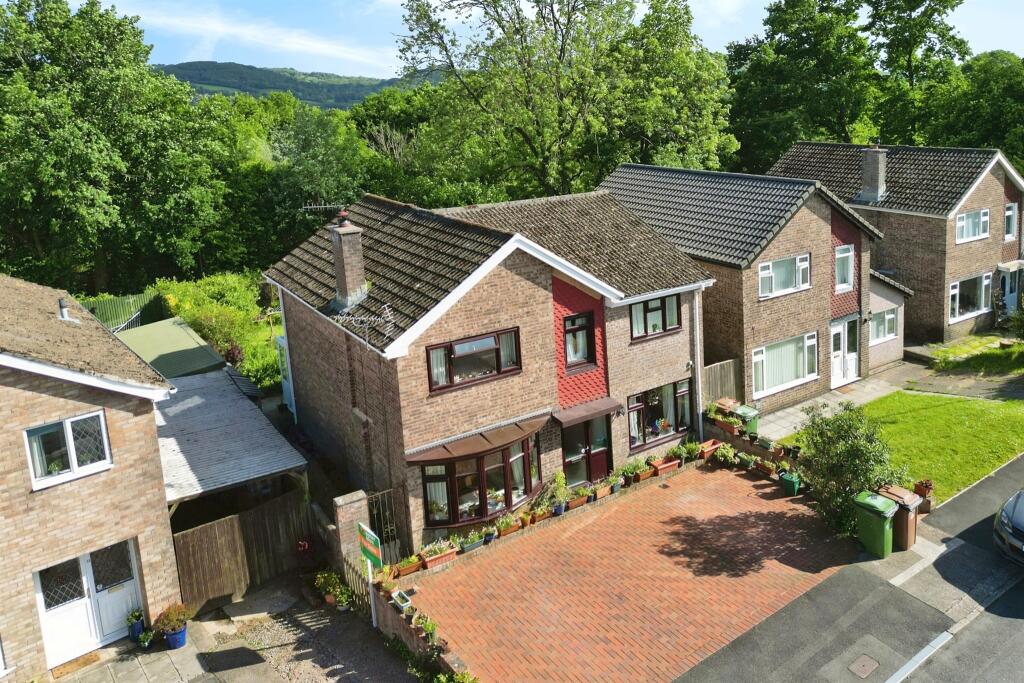4 bedroom detached house for sale in Monmouth Court, Caerphilly, CF83