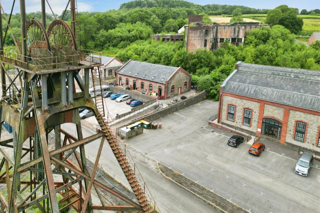 Additional property image - Winding Wheel Lane, Penallta, Hengoed