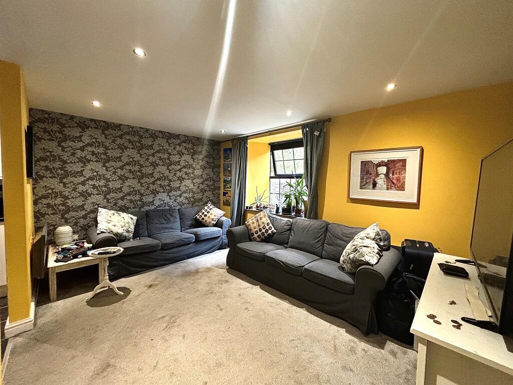 Additional property image - Winding Wheel Lane, Penallta, Hengoed
