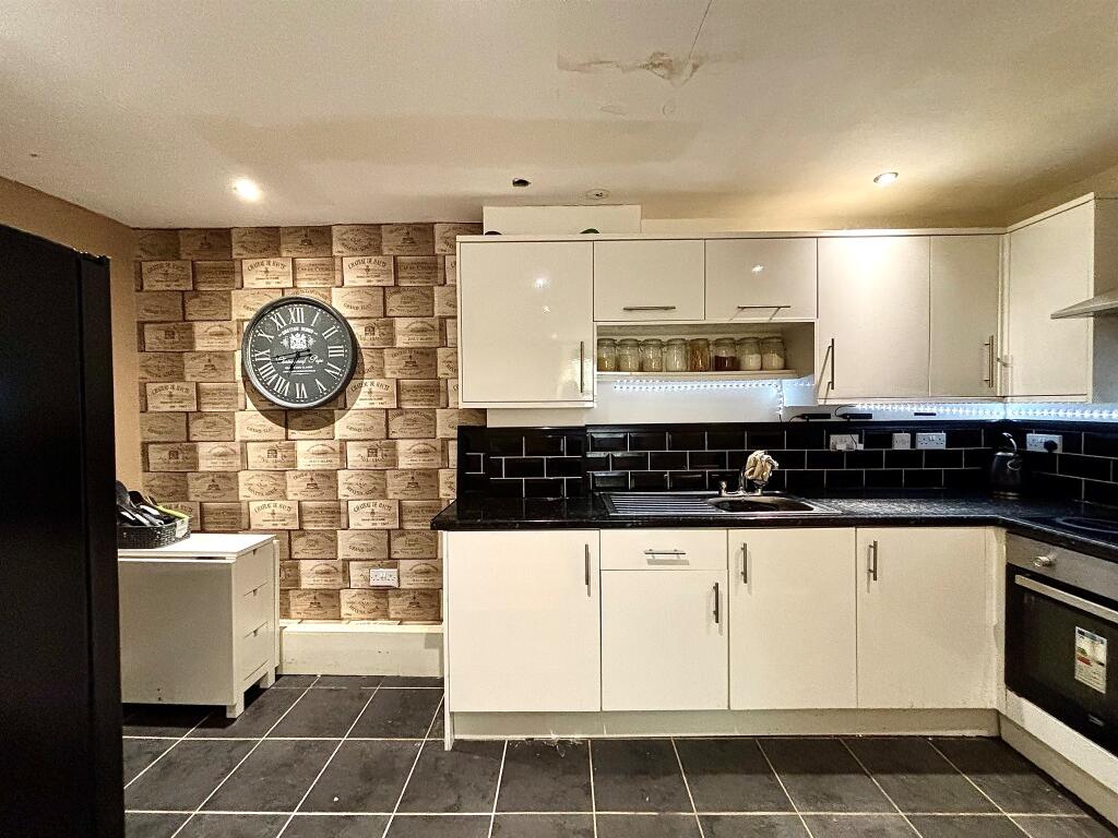 Additional property image - Winding Wheel Lane, Penallta, Hengoed