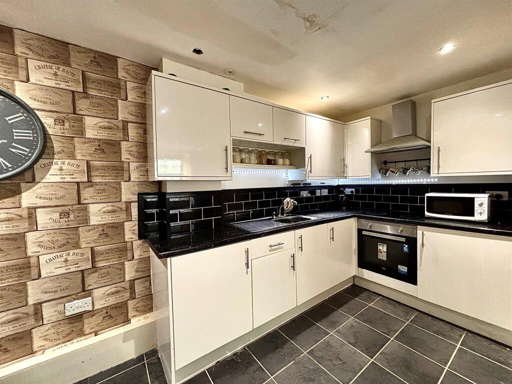Additional property image - Winding Wheel Lane, Penallta, Hengoed