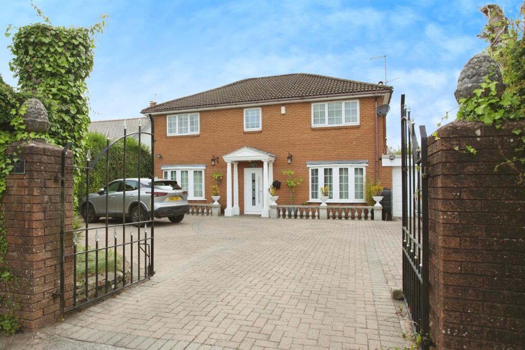 4 bedroom detached house for sale in Bedwas Road, Caerphilly, CF83