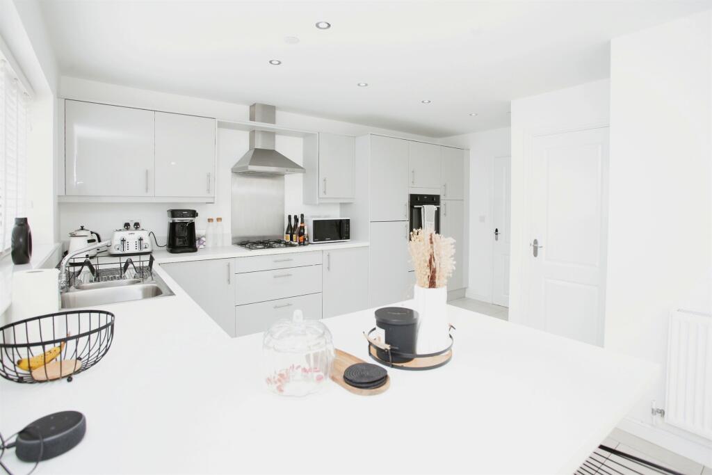 Additional property image - Gate Field Close, Bedwas, Caerphilly