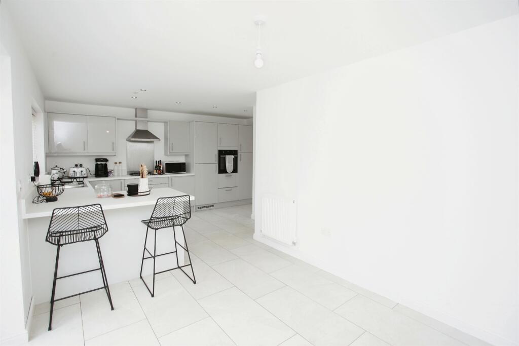 Additional property image - Gate Field Close, Bedwas, Caerphilly