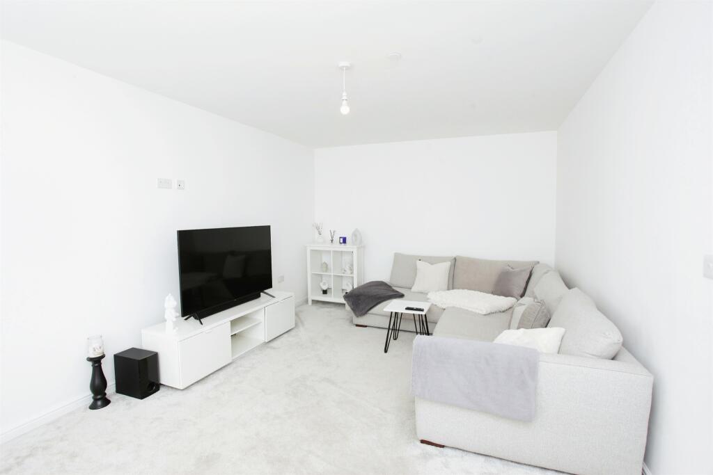 Additional property image - Gate Field Close, Bedwas, Caerphilly
