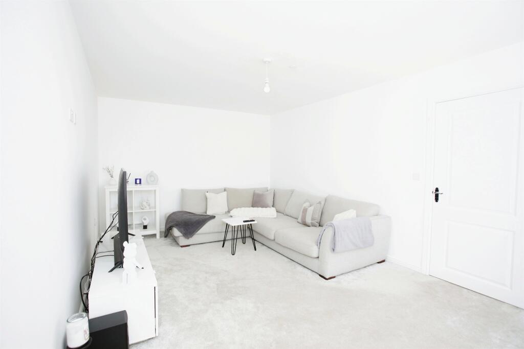 Additional property image - Gate Field Close, Bedwas, Caerphilly