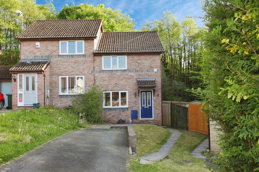 Main image of property: Heol Ynys Ddu, CAERPHILLY