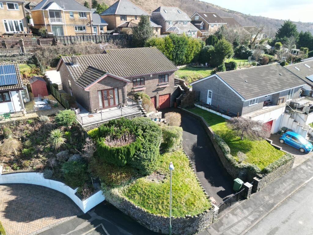 4 bedroom detached bungalow for sale in Cae Bryn, Abertridwr, Caerphilly, CF83