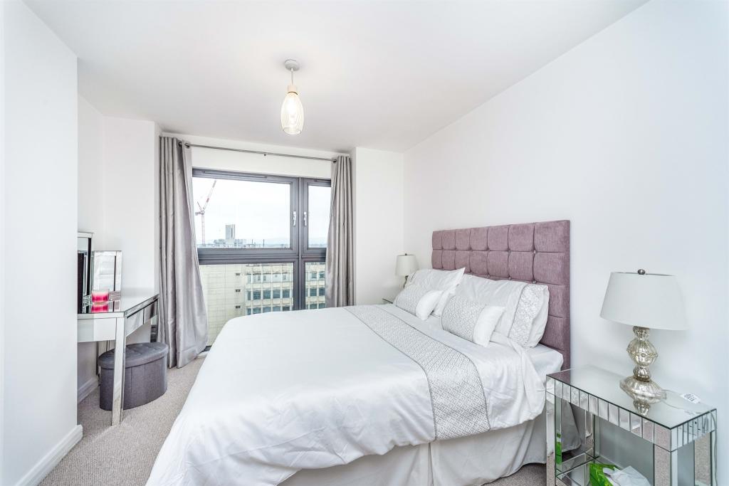 2 bedroom apartment for sale in Landmark Place, Cardiff, CF10