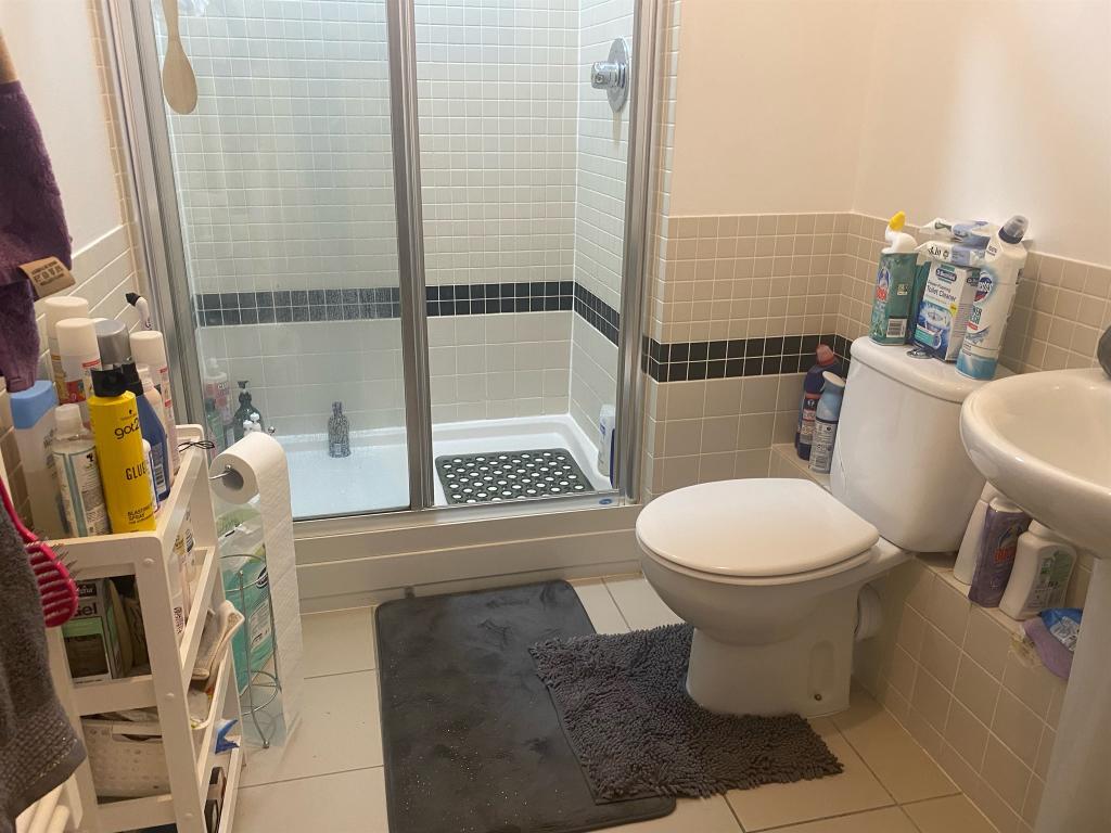 1 bedroom apartment for sale in Landmark Place, Cardiff, CF10