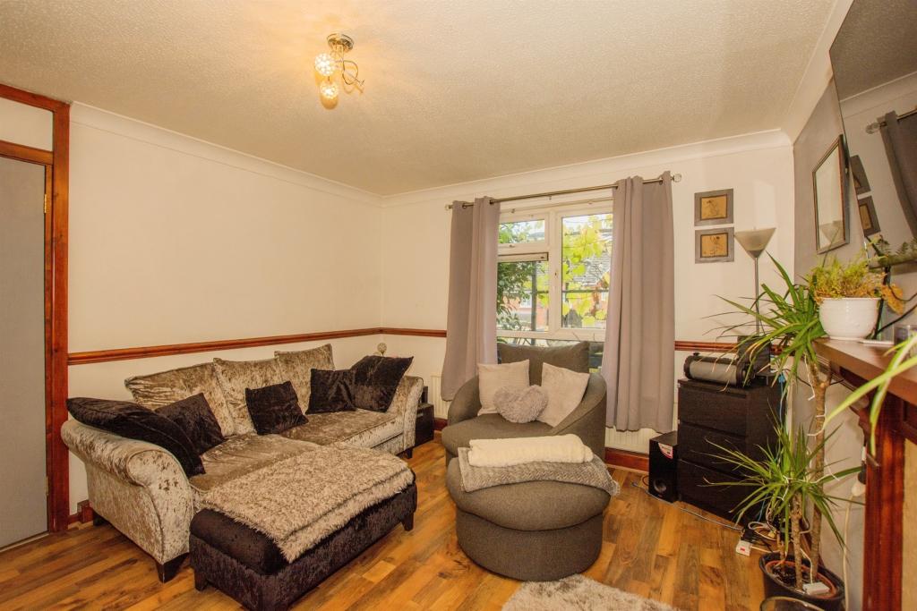 4 bedroom terraced house for sale in Brynheulog, Pentwyn, Cardiff, CF23