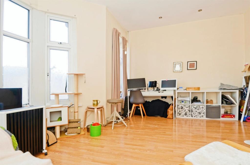 4 bedroom terraced house for sale in Shirley Road, Cardiff, CF23