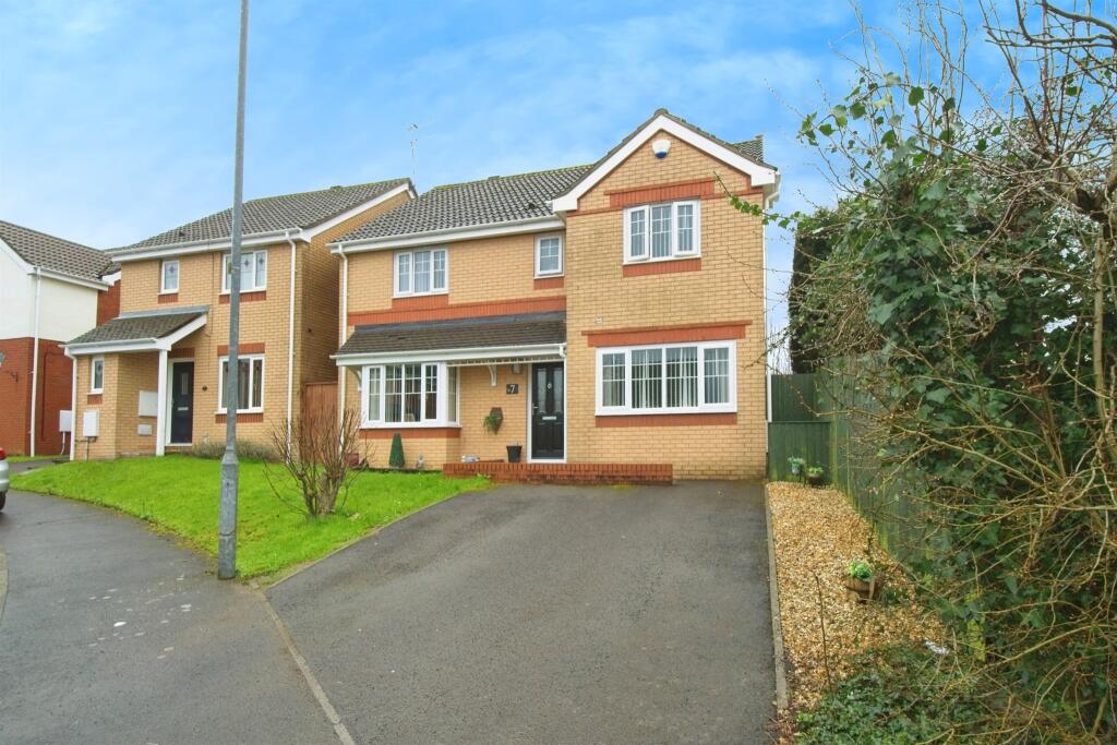 4 bedroom detached house for sale in Hyssop Close, Pontprennau, Cardiff