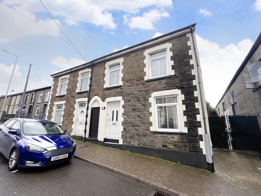 3 bedroom semidetached house for sale in High Street, Tonyrefail