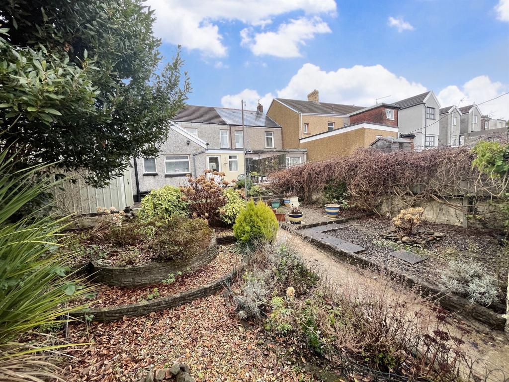 3 bedroom end of terrace house for sale in High Street, Tonyrefail