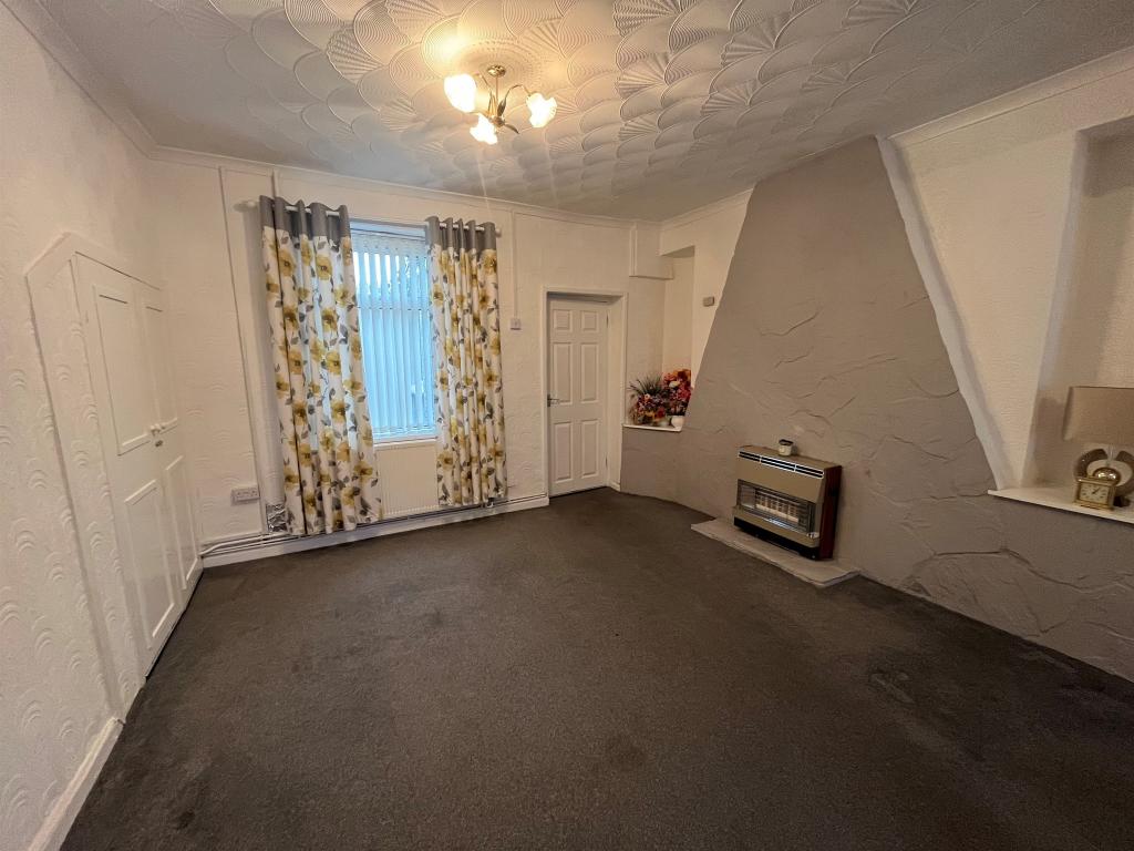 3 bedroom end of terrace house for sale in High Street, Tonyrefail