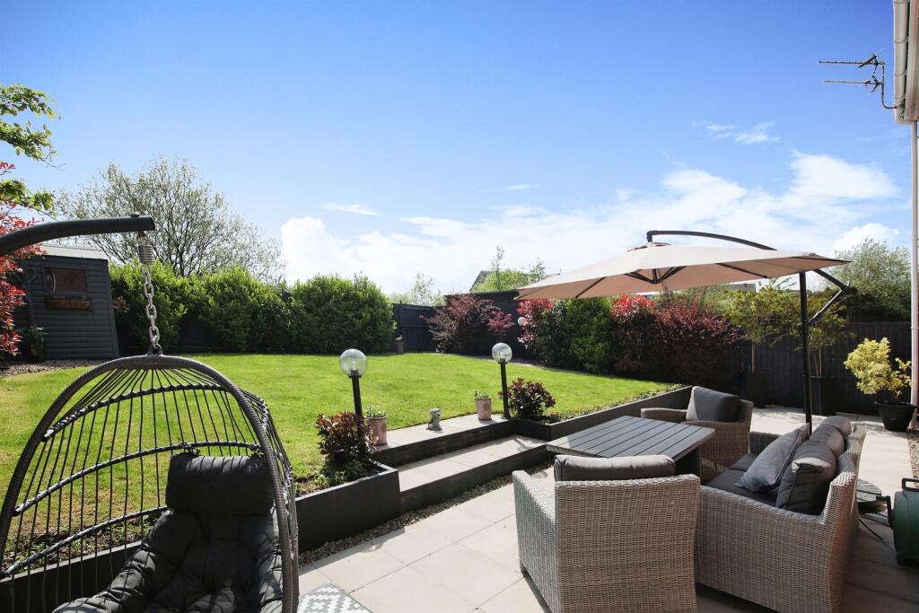 4 bedroom detached house for sale in Ffordd Y Dolau, Llanharan