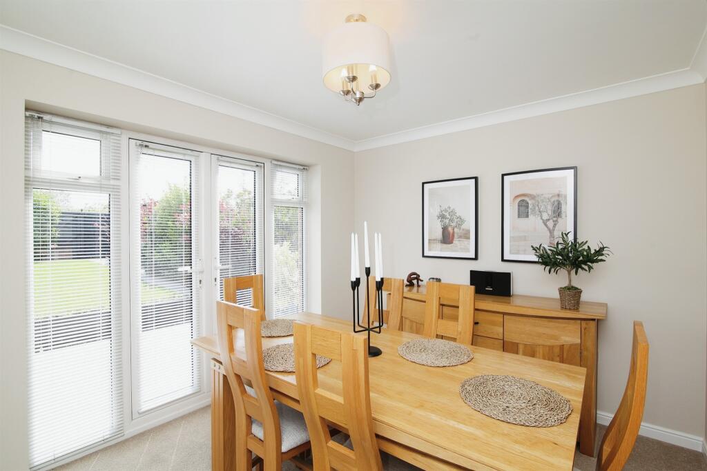 4 bedroom detached house for sale in Ffordd Y Dolau, Llanharan, Pontyclun, CF72