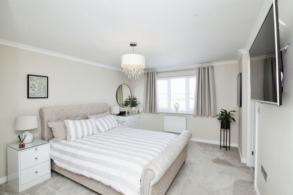 4 bedroom detached house for sale in Ffordd Y Dolau, Llanharan