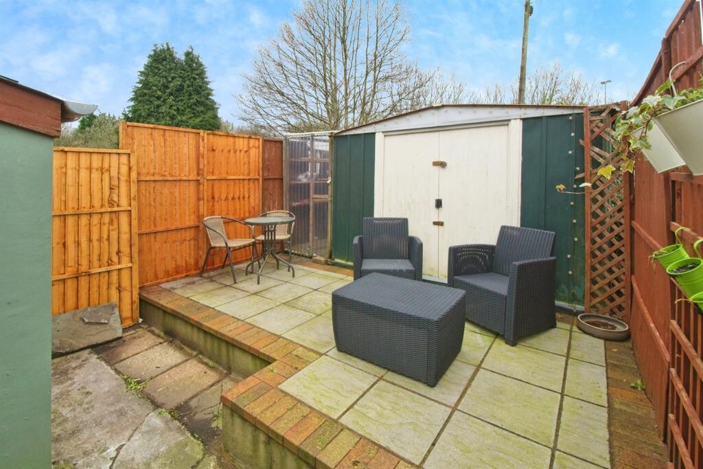 3 bedroom terraced house for sale in Bridgend Road, Llanharan