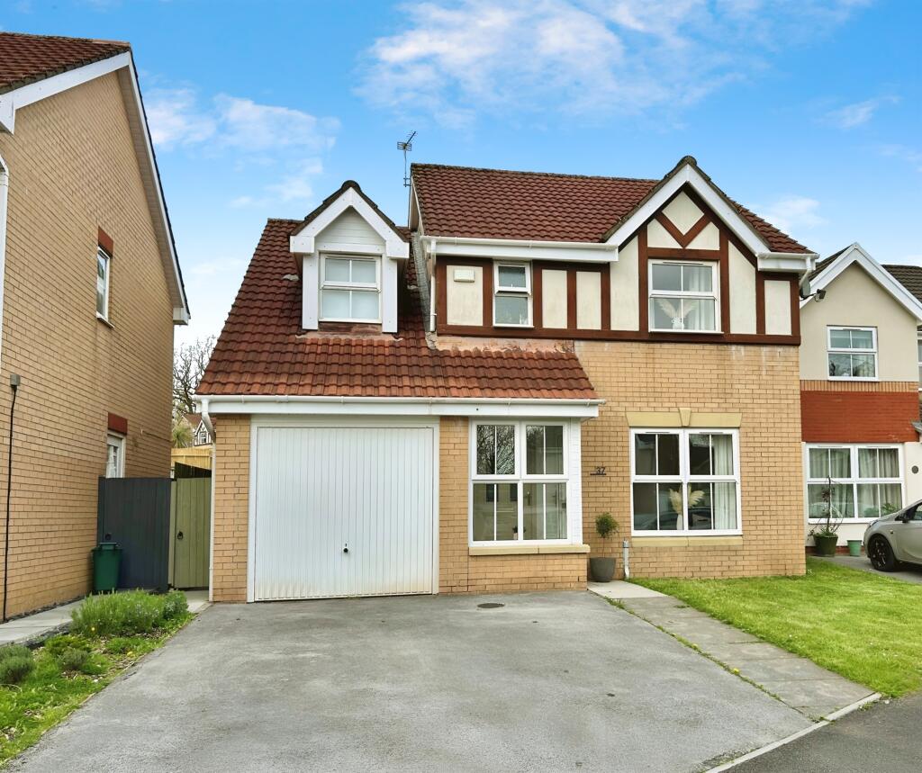 4 bedroom detached house for sale in Acorn Grove, Church Village