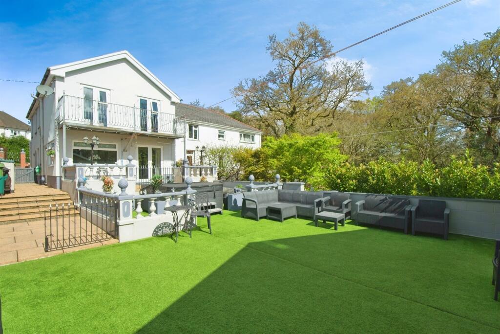 4 bedroom house for sale in Birch Grove, Church Village, Pontypridd, CF38