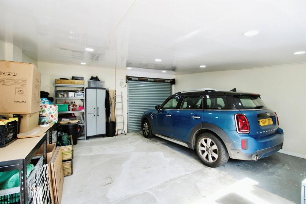Additional property image - Gilfach Road, Tonyrefail, Porth