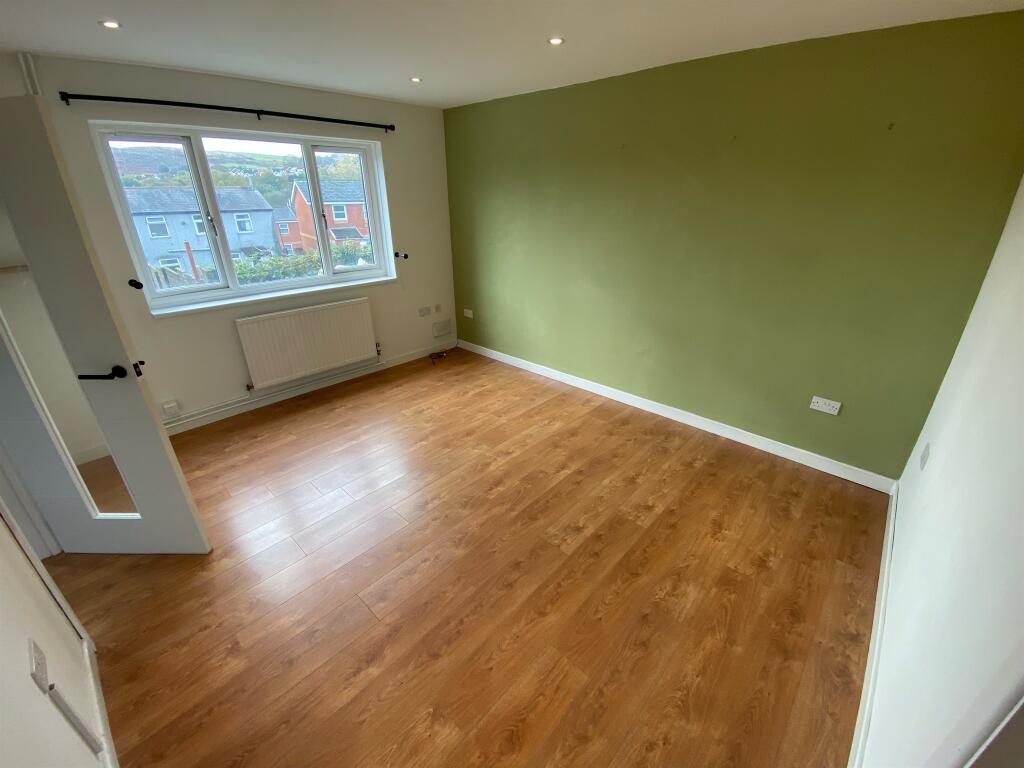Additional property image - Heol Brynteg, Tonyrefail, PORTH
