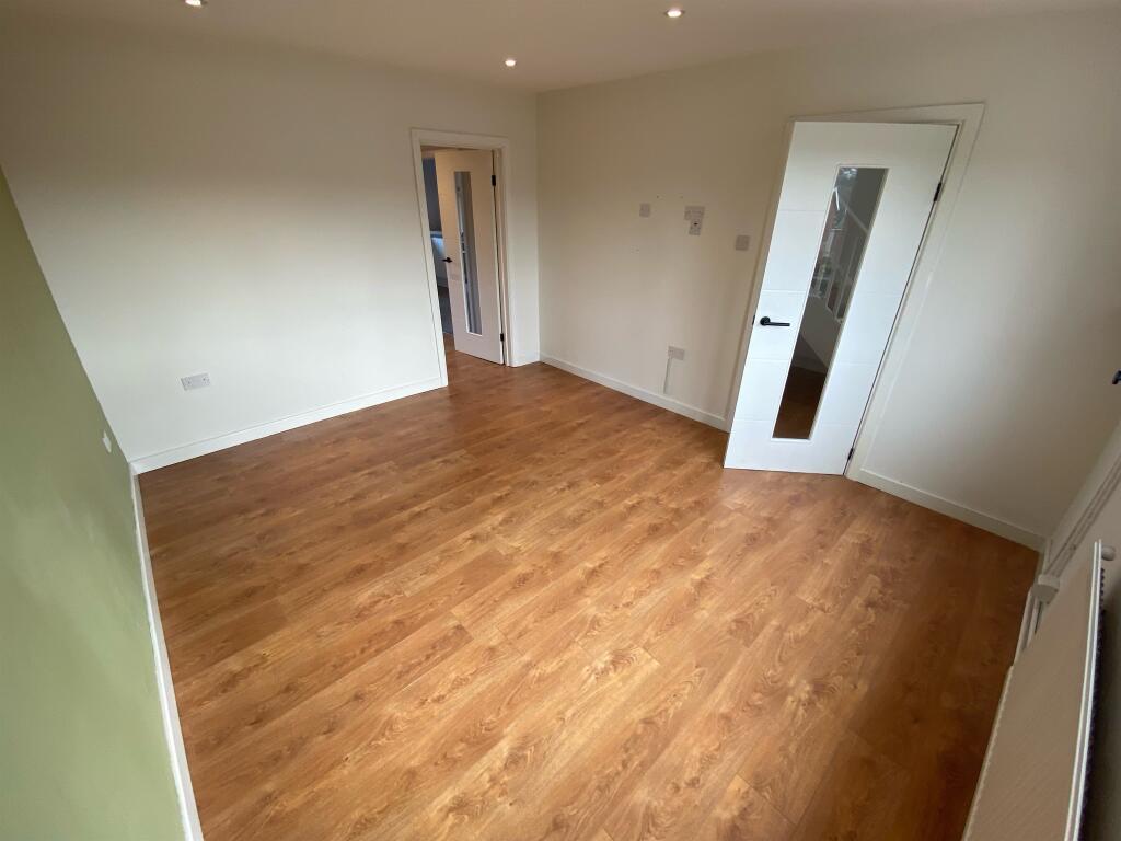 Additional property image - Heol Brynteg, Tonyrefail, PORTH